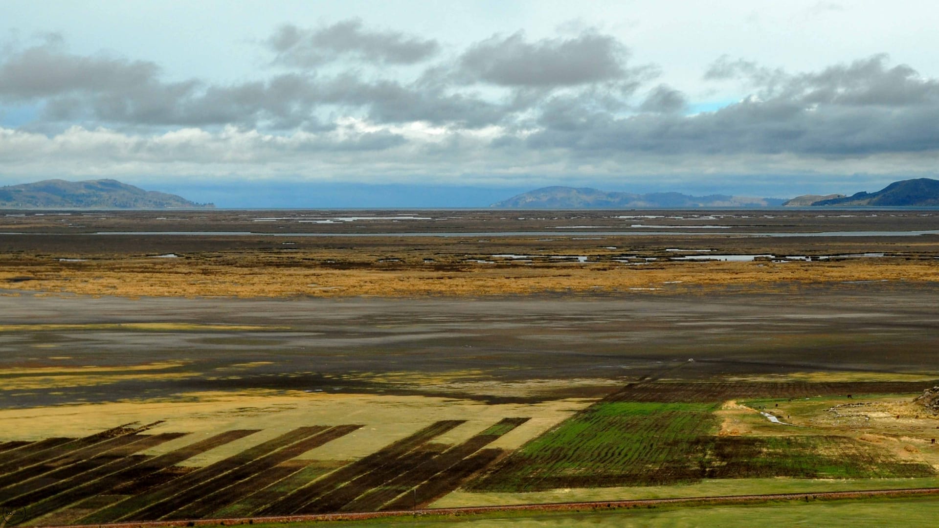Roullix travel photo — 111222 PER 001
