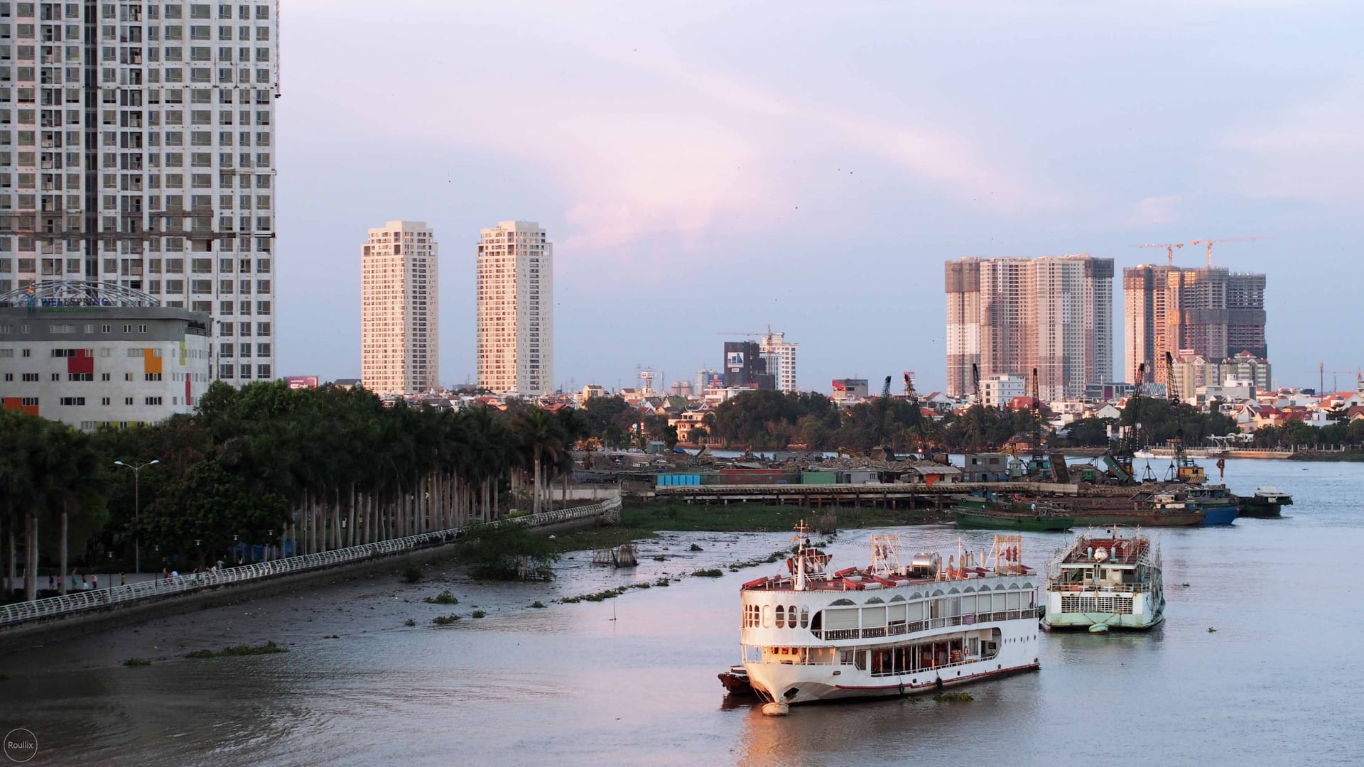 Roullix travel photo — 160502 SAI 079